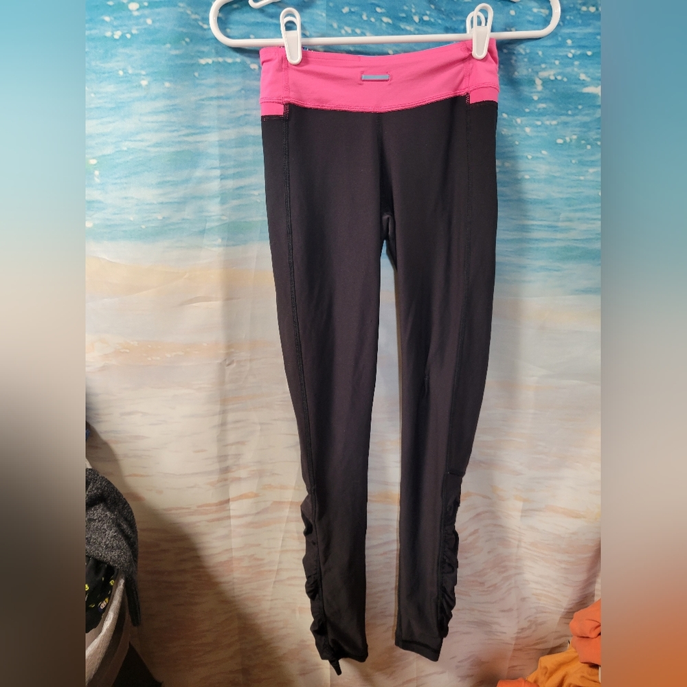 Ivivva Size 10 Pink & Black Leggings